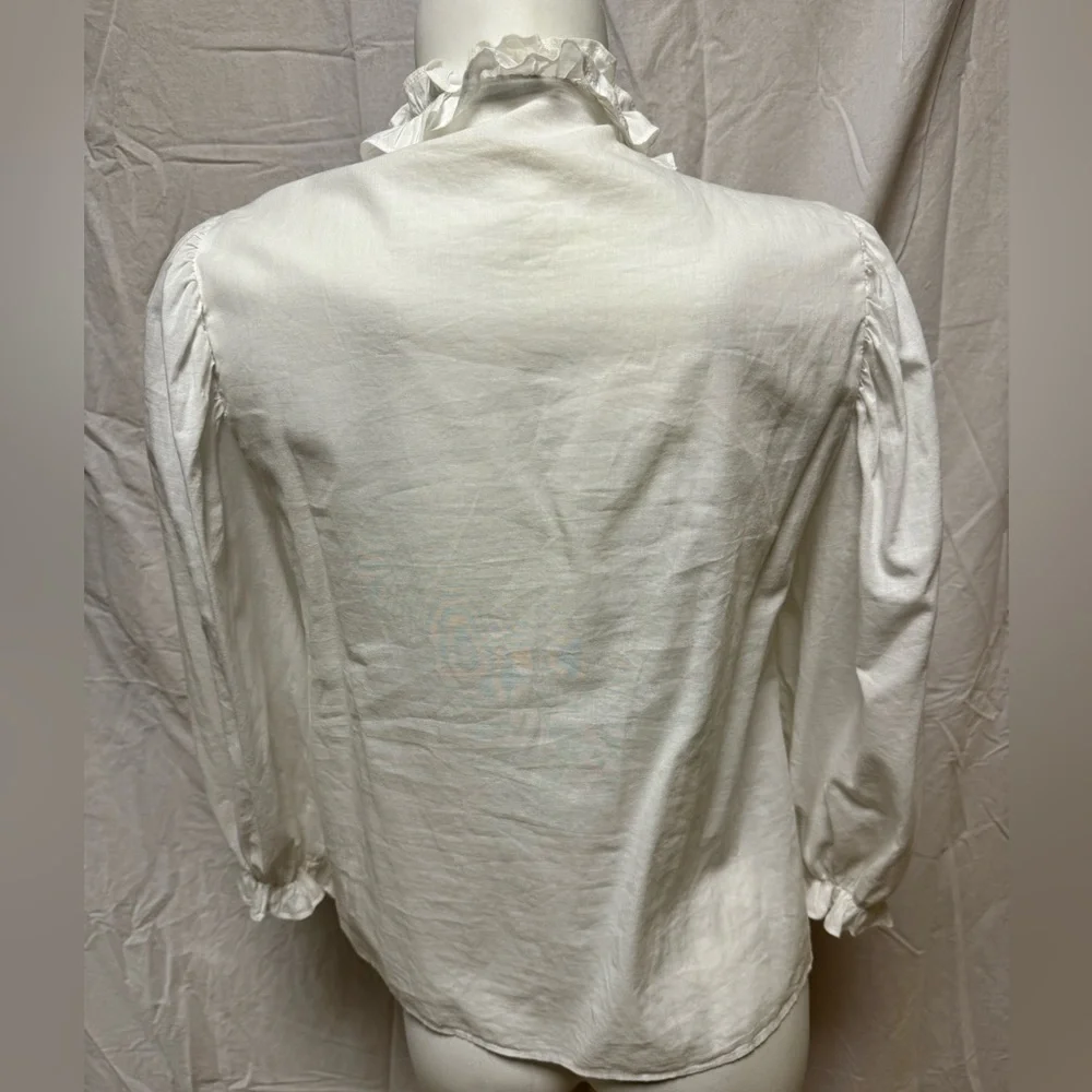 Zara white ruffled pirate-style shirt with rhinestone buttons. Size XS - Picture 3 of 4